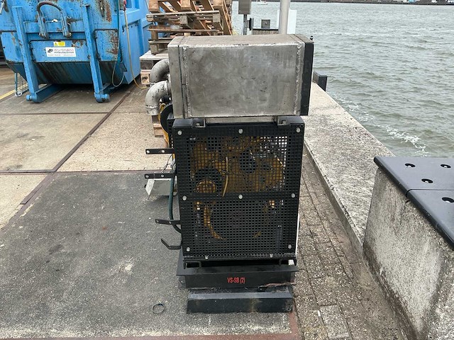 John deere 6068hfg82 6-cilinder dieselmotor met stamford alternator - afbeelding 15 van  20