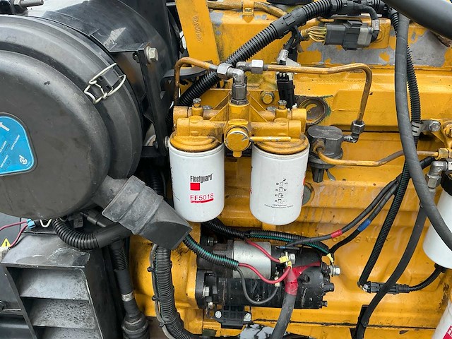 John deere 6068hfg82 6-cilinder dieselmotor met stamford alternator - afbeelding 13 van  20