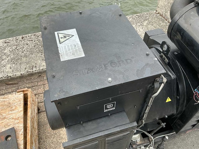 John deere 6068hfg82 6-cilinder dieselmotor met stamford alternator - afbeelding 19 van  20