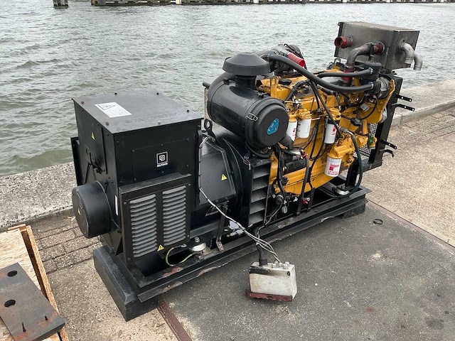 John deere 6068hfg82 6-cilinder dieselmotor met stamford alternator - afbeelding 1 van  20