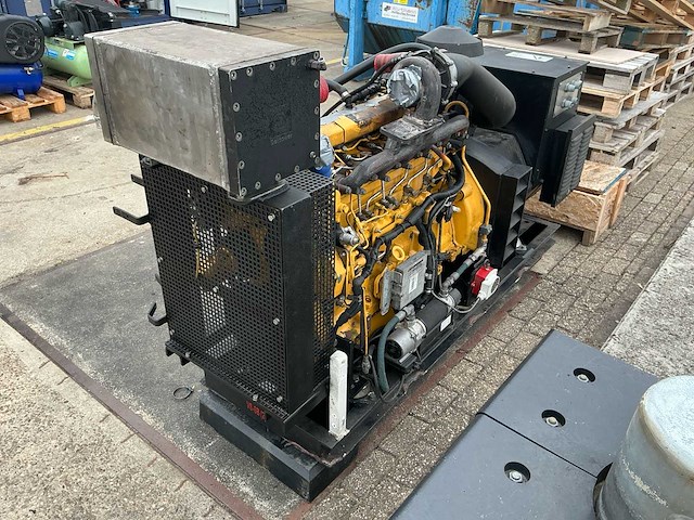 John deere 6068hfg82 6-cilinder dieselmotor met stamford alternator - afbeelding 5 van  20