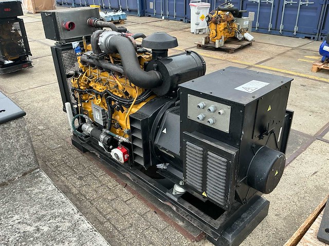 John deere 6068hfg82 6-cilinder dieselmotor met stamford alternator - afbeelding 8 van  20