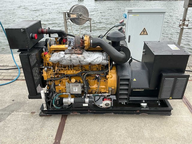 John deere 6068hfg82 6-cilinder scheepsmotor met stamford 165 kva alternator - afbeelding 12 van  23