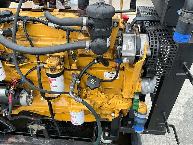 John deere 6068hfg82 6-cilinder scheepsmotor met stamford 165 kva alternator - afbeelding 10 van  23