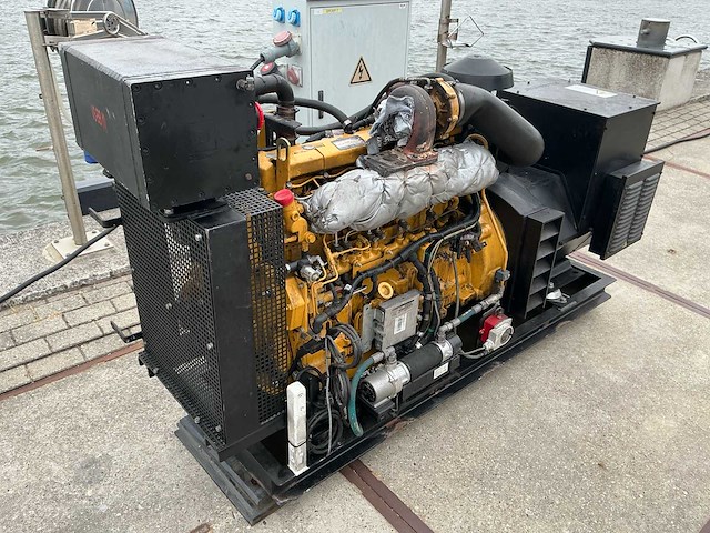 John deere 6068hfg82 6-cilinder scheepsmotor met stamford 165 kva alternator - afbeelding 1 van  23