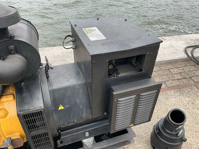 John deere 6068hfg82 6-cilinder scheepsmotor met stamford alternator - afbeelding 11 van  23