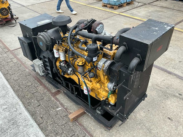 John deere 6068hfg82 6-cilinder scheepsmotor met stamford alternator - afbeelding 20 van  23