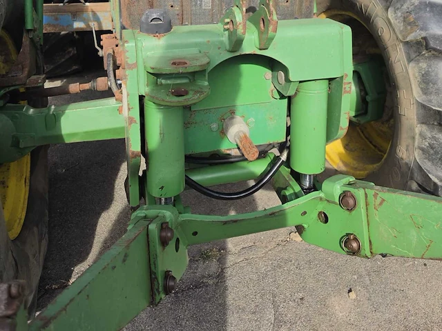 John deere 6810 powerquad 4wd landbouwtractor met fronthef en frontaftakas - afbeelding 3 van  13