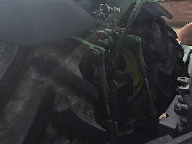 John deere 6810 powerquad 4wd landbouwtractor met fronthef en frontaftakas - afbeelding 12 van  13