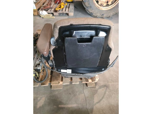 John deere 7730 tractor stoel - afbeelding 3 van  5