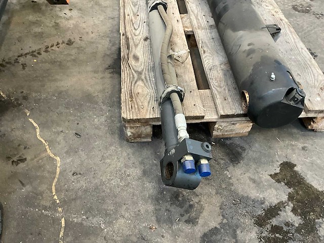 John deere 8,5 mtr schuifmast hydrauliek cilinder - afbeelding 3 van  10