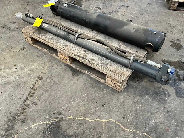 John deere 8,5 mtr schuifmast hydrauliek cilinder - afbeelding 8 van  10
