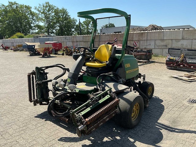 John deere 8700 grasmaaier - afbeelding 1 van  2