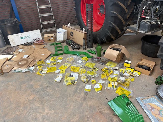 John deere & agco onderdelenpakket (r-serie, 6030/7030, 77/7810, 40/50 series) - afbeelding 15 van  86