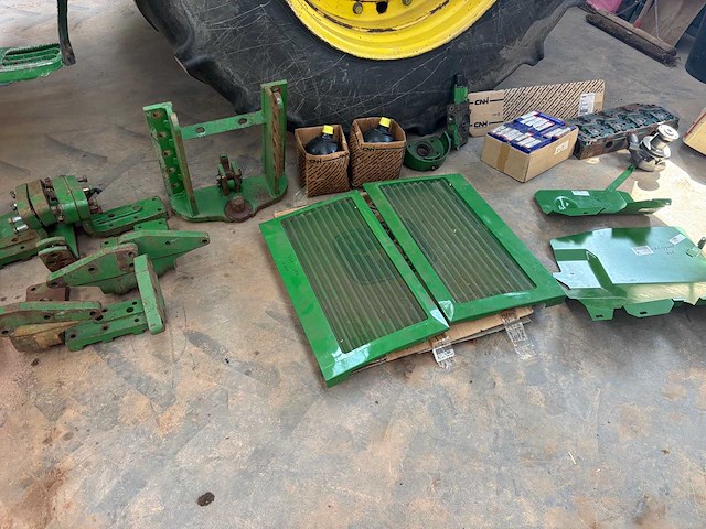 John deere & agco onderdelenpakket (r-serie, 6030/7030, 77/7810, 40/50 series) - afbeelding 17 van  86