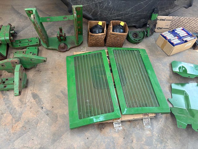 John deere & agco onderdelenpakket (r-serie, 6030/7030, 77/7810, 40/50 series) - afbeelding 12 van  86