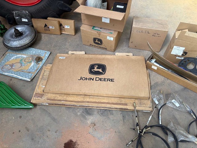 John deere & agco onderdelenpakket (r-serie, 6030/7030, 77/7810, 40/50 series) - afbeelding 32 van  86