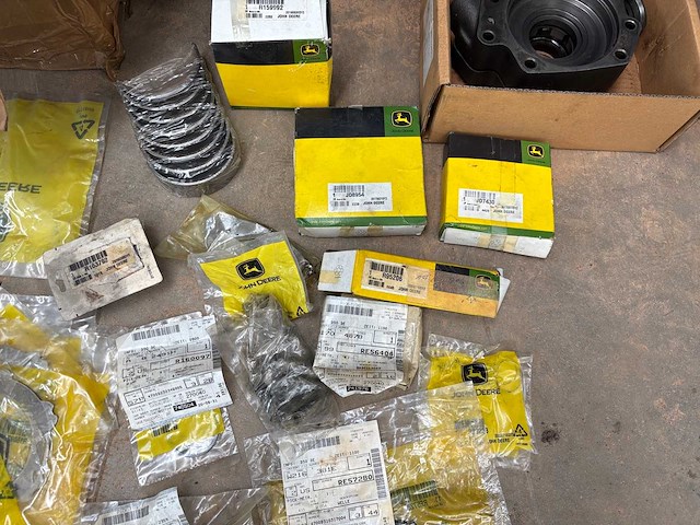 John deere & agco onderdelenpakket (r-serie, 6030/7030, 77/7810, 40/50 series) - afbeelding 54 van  86