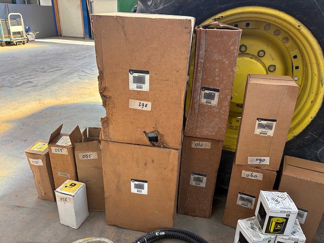 John deere & agco onderdelenpakket (r-serie, 6030/7030, 77/7810, 40/50 series) - afbeelding 83 van  86