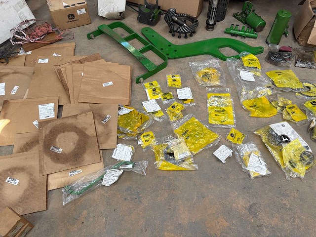 John deere & agco onderdelenpakket (r-serie, 6030/7030, 77/7810, 40/50 series) - afbeelding 10 van  79