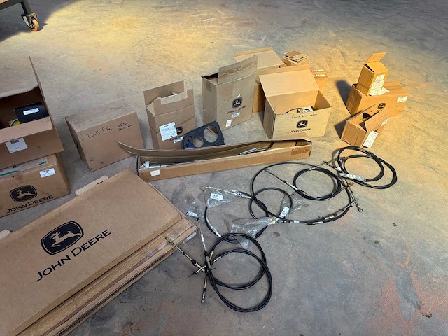 John deere & agco onderdelenpakket (r-serie, 6030/7030, 77/7810, 40/50 series) - afbeelding 66 van  79