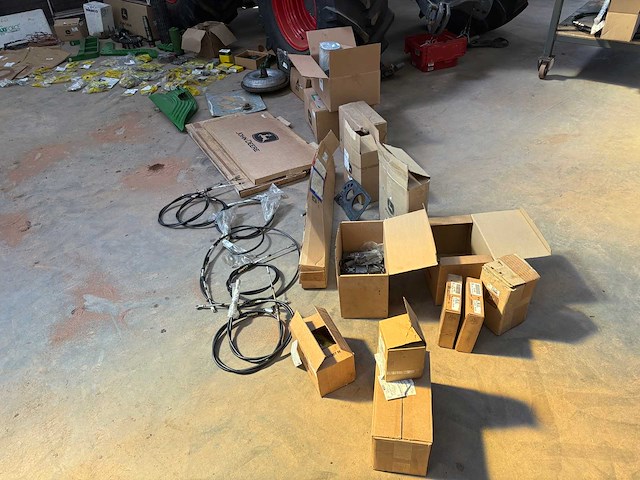 John deere & agco onderdelenpakket (r-serie, 6030/7030, 77/7810, 40/50 series) - afbeelding 41 van  79