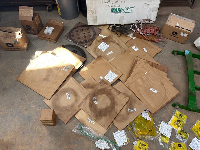 John deere & agco onderdelenpakket (r-serie, 6030/7030, 77/7810, 40/50 series) - afbeelding 30 van  79