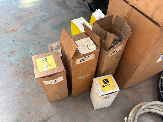 John deere & agco onderdelenpakket (r-serie, 6030/7030, 77/7810, 40/50 series) - afbeelding 31 van  79