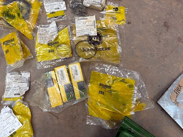 John deere & agco onderdelenpakket (r-serie, 6030/7030, 77/7810, 40/50 series) - afbeelding 50 van  79