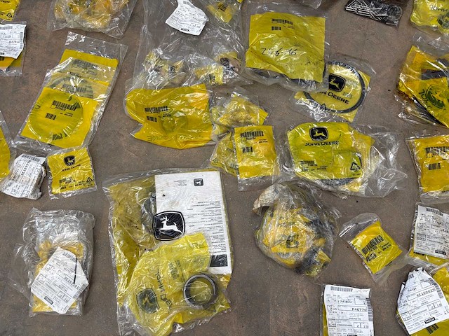 John deere & agco onderdelenpakket (r-serie, 6030/7030, 77/7810, 40/50 series) - afbeelding 54 van  79