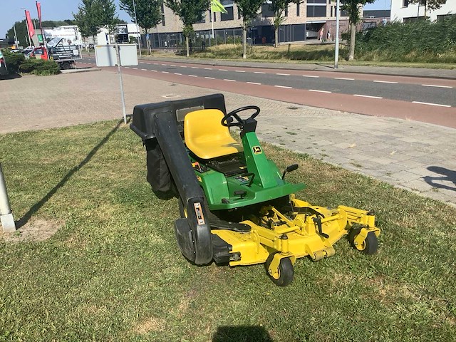 John deere f525 front zitmaaier en een goed maaidek - afbeelding 3 van  9