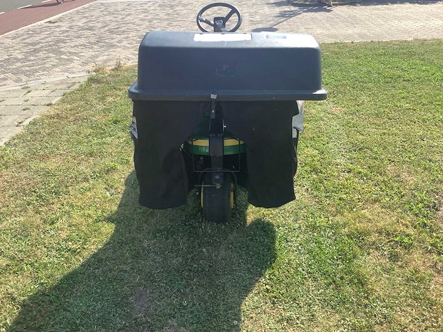John deere f525 front zitmaaier en een goed maaidek - afbeelding 5 van  9