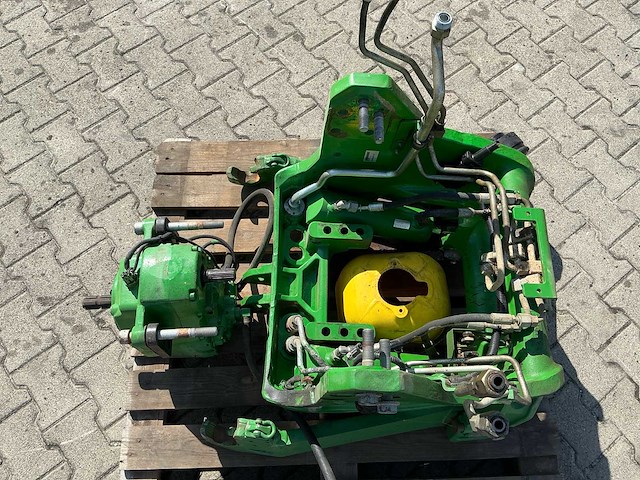 John deere fronthef met front-pto – afkomstig van john deere 6215r - afbeelding 4 van  14
