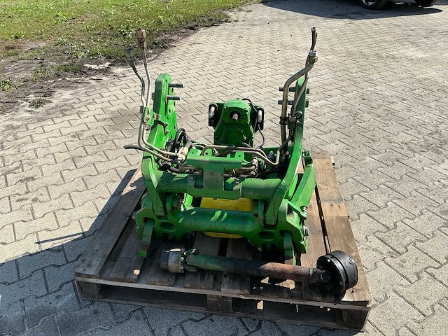 John deere fronthef met front-pto – afkomstig van john deere 6215r - afbeelding 8 van  14