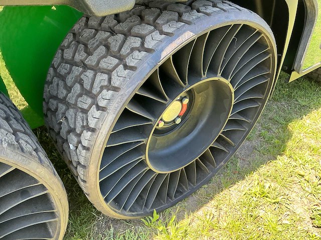 John deere gator terrein voertuig met aanhangwagen - afbeelding 8 van  37