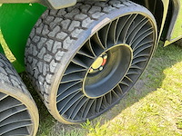 John deere gator terrein voertuig met aanhangwagen - afbeelding 8 van  37