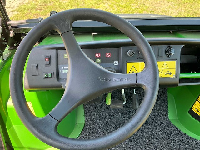 John deere gator terrein voertuig met aanhangwagen - afbeelding 14 van  37