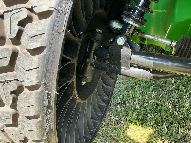 John deere gator terrein voertuig met aanhangwagen - afbeelding 27 van  37