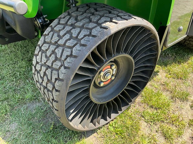 John deere gator terrein voertuig met aanhangwagen - afbeelding 36 van  37