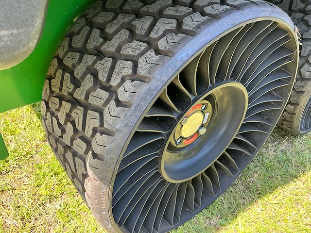 John deere gator terrein voertuig met aanhangwagen - afbeelding 5 van  18