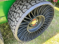John deere gator terrein voertuig met aanhangwagen - afbeelding 6 van  18