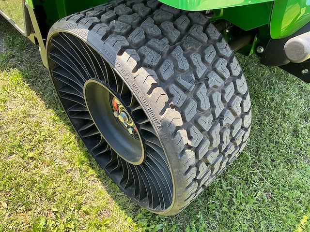 John deere gator terrein voertuig met aanhangwagen - afbeelding 7 van  18