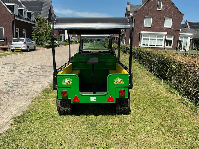 John deere gator terrein voertuig met aanhangwagen - afbeelding 15 van  18