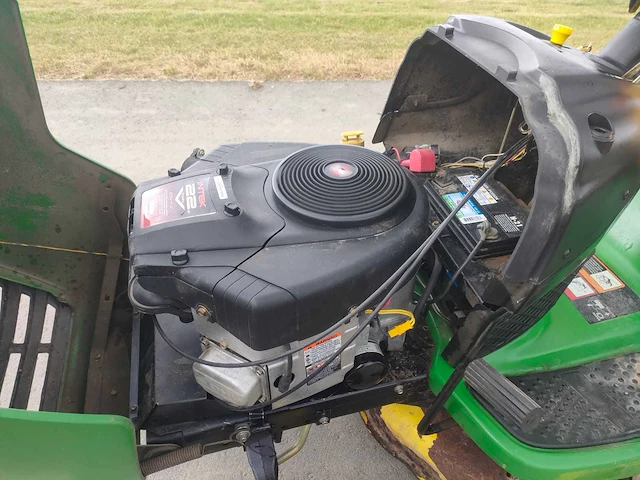 John deere l120 zitmaaier - afbeelding 2 van  12