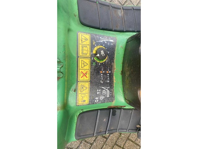 John deere lt 166 zitmaaier - afbeelding 5 van  5