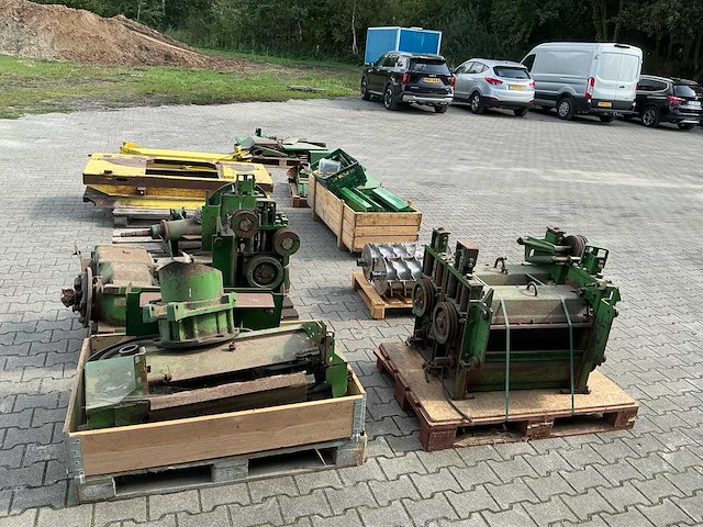 John deere onderdelen voor 6000 / 7000-serie zelfrijdende veldhakselaars – circa 10 pallets - afbeelding 12 van  36