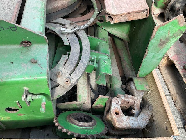 John deere onderdelen voor 6000 / 7000-serie zelfrijdende veldhakselaars – circa 10 pallets - afbeelding 5 van  36
