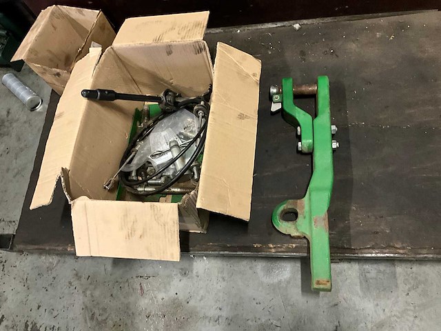 John deere puckup hitch 6000 r serie - afbeelding 7 van  8