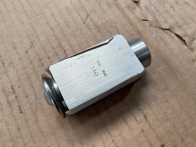 John deere tbf 2d expansion valve - afbeelding 1 van  4