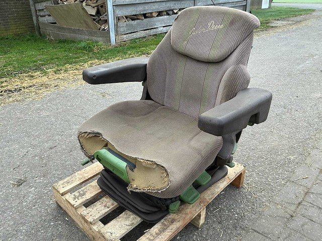 John deere tractor stoel - afbeelding 1 van  5